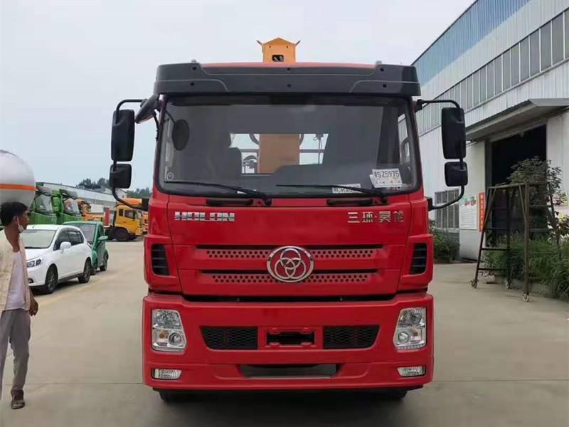 國六三環(huán)昊龍提升橋楚隨12噸吊機