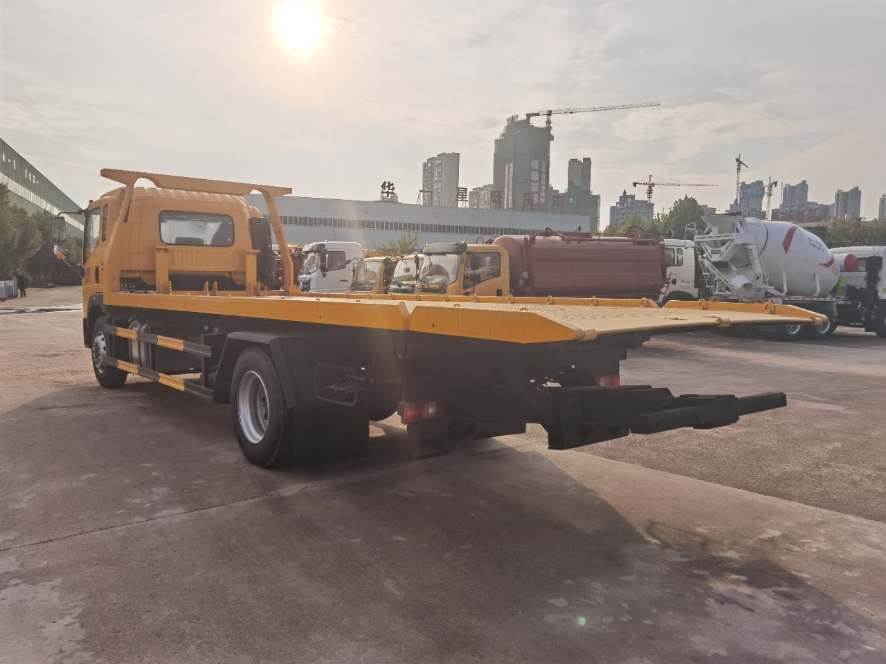 國六重汽豪沃黃牌清障車(chē)