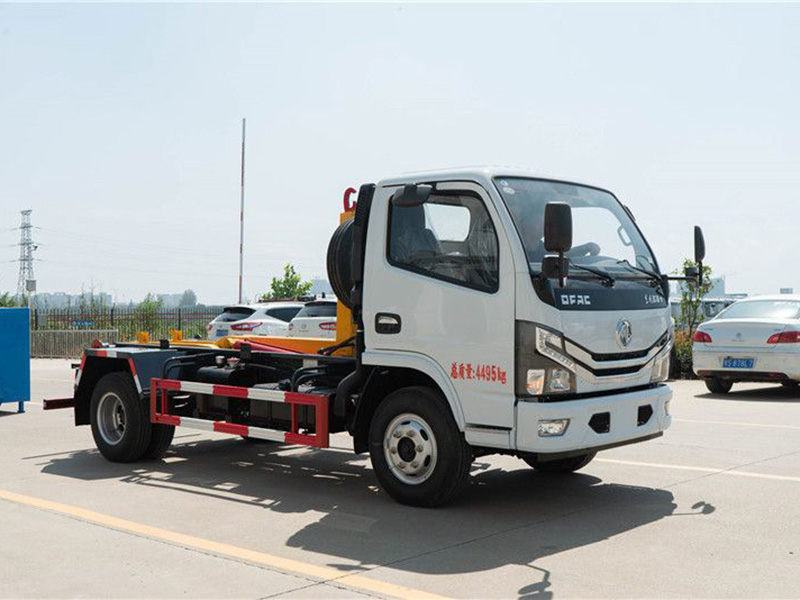 藍牌東風(fēng)多利卡5方勾臂垃圾車(chē)