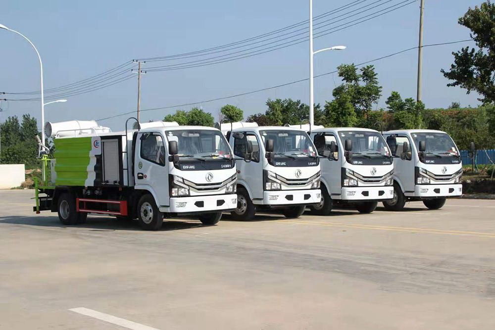 國六5方 藍牌東風(fēng)D6 抑塵車(chē)30米