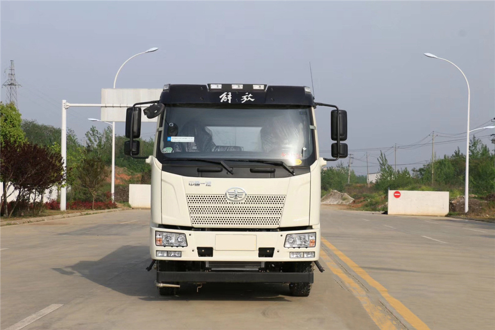 國六13立方解放J6 灑水車(chē)