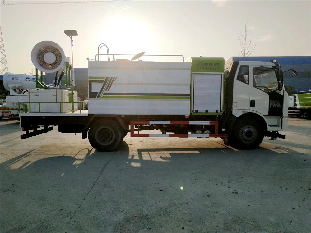 國六12方解放J6L 抑塵車(chē)50-100米