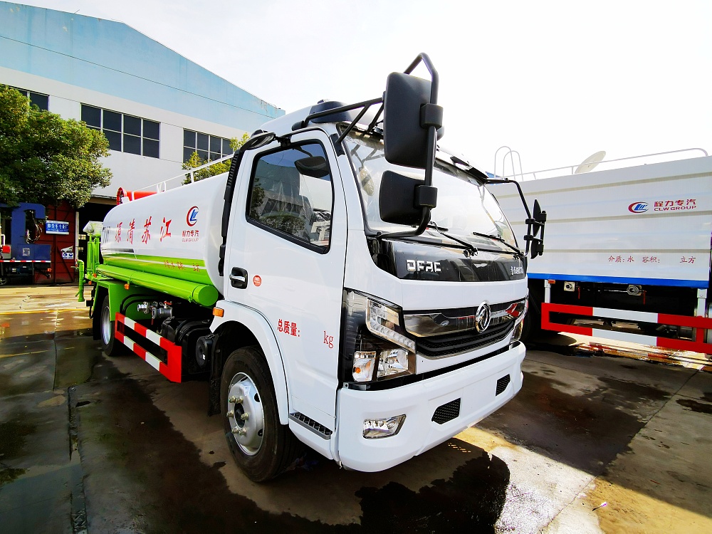 東風(fēng)大多利卡霧炮灑水車(chē)國六9立方/30-40米霧炮