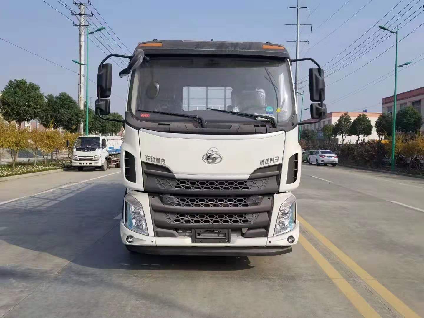 柳汽乘龍6.8米貨廂氣瓶運輸車(chē)