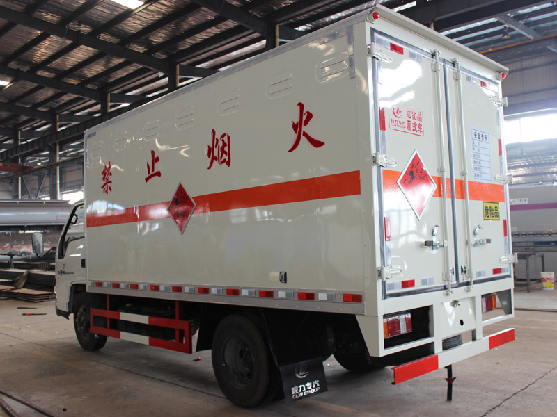 江鈴黃牌爆破器材車(chē)