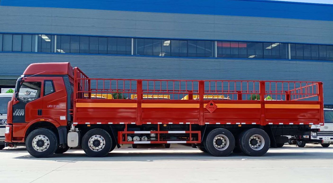 解放9.3米氣瓶運輸車(chē)