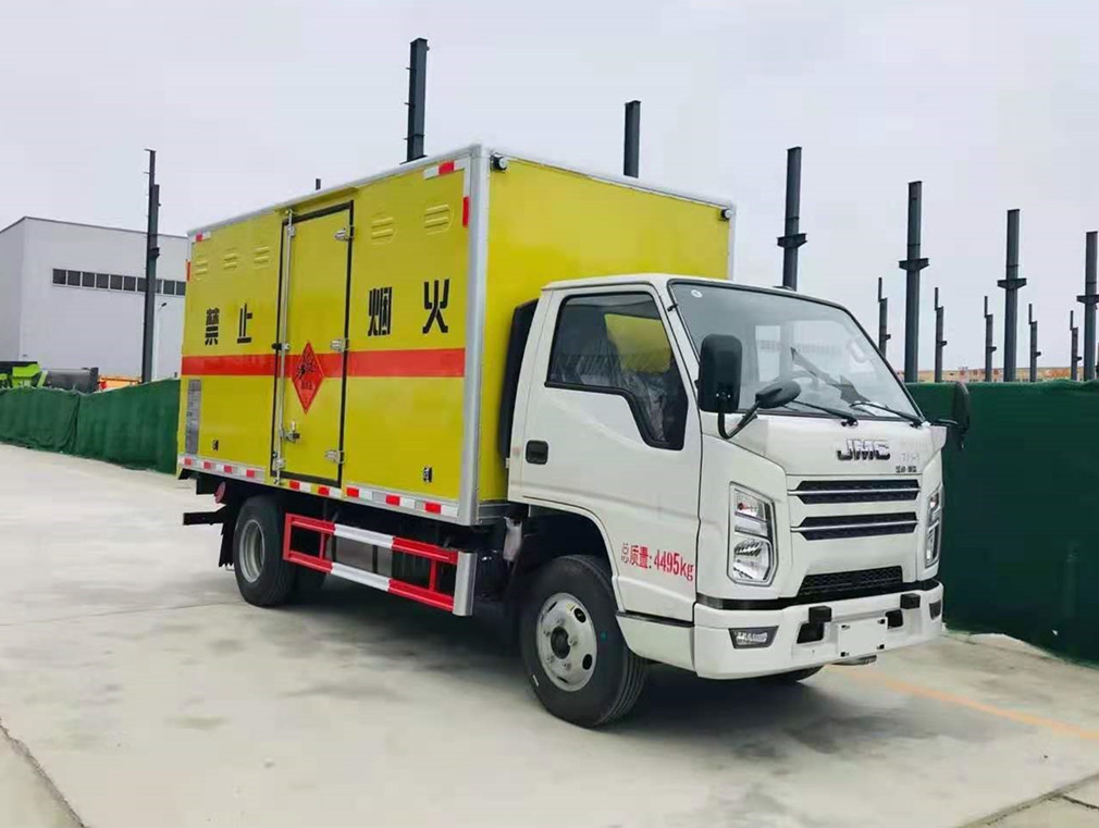 江鈴4.15米貨廂爆破器材運輸車(chē)