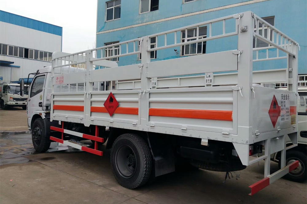 東風(fēng)多利卡5.1米氣瓶運輸車(chē)