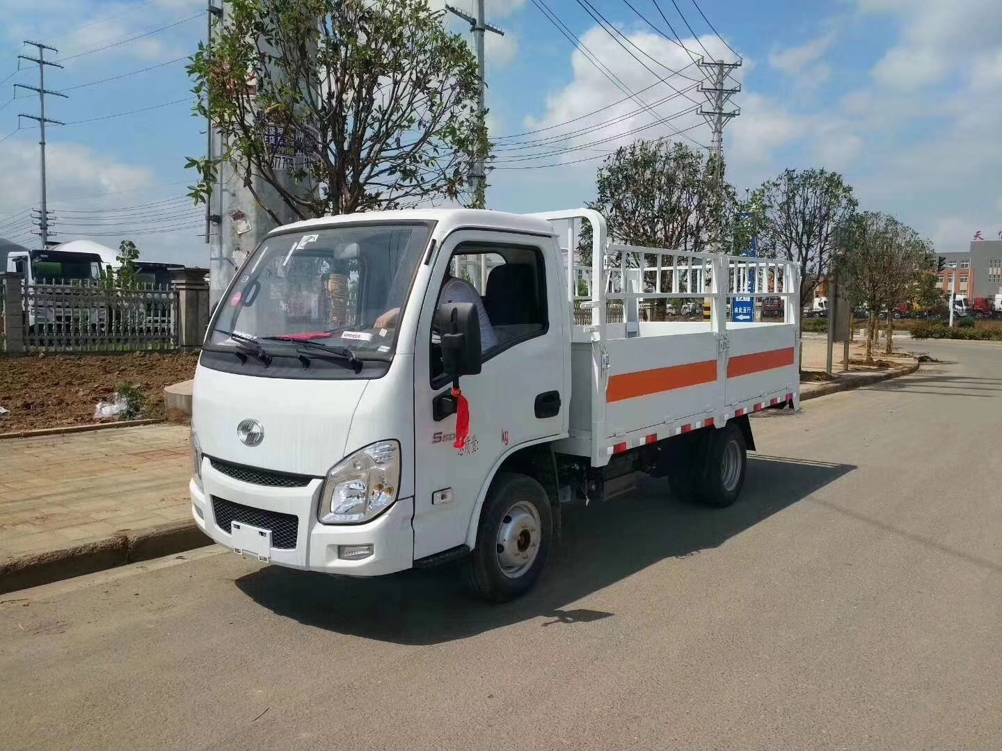 國六躍進(jìn)3.3米氣瓶運輸車(chē)