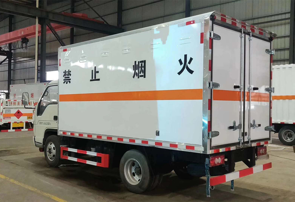 福田時(shí)代藍牌氣瓶廂式車(chē)