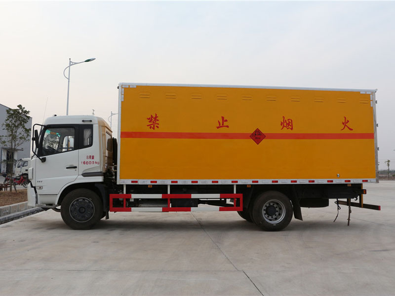 天錦6米2（9.9噸）爆破器材車(chē)