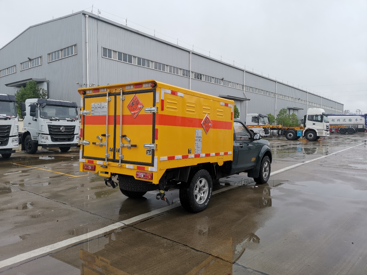 國六皮卡四驅民爆器材運輸車(chē)