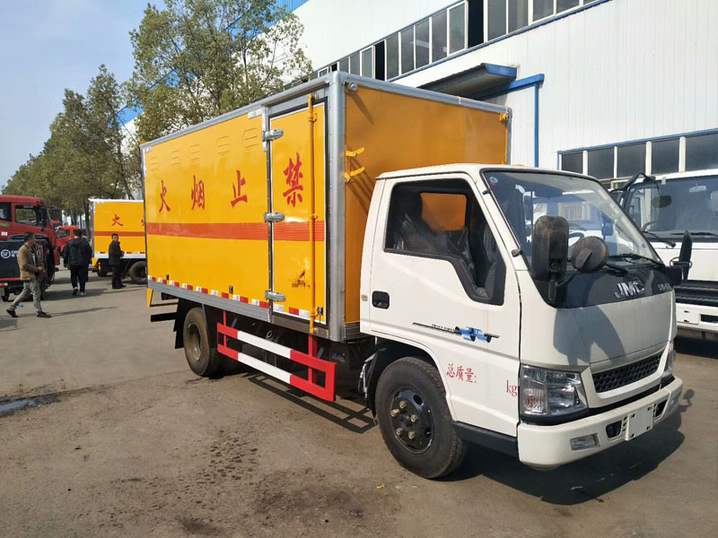 江鈴4.1米（藍牌）易燃固體廂式車(chē)