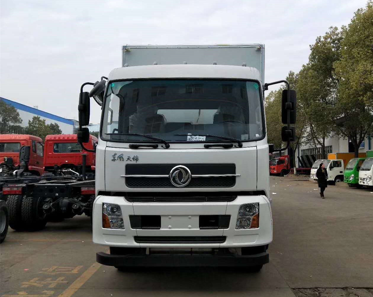 東風(fēng)天錦8.6米危廢運輸車(chē)