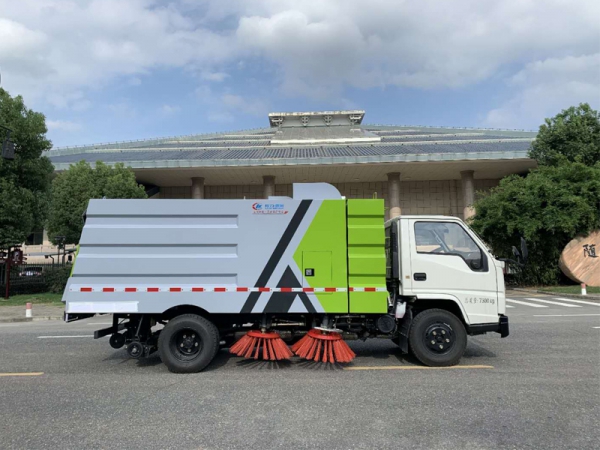 國六江鈴凱銳掃路車(chē)