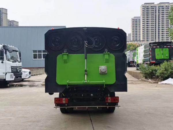 福田小卡之星不上戶(hù)吸塵車(chē)