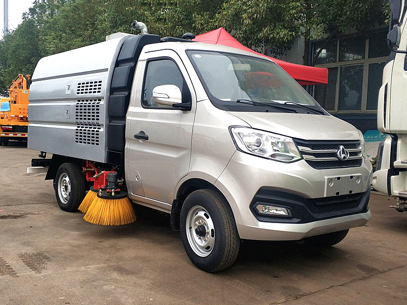 長(cháng)安2700掃路車(chē)國VI藍牌