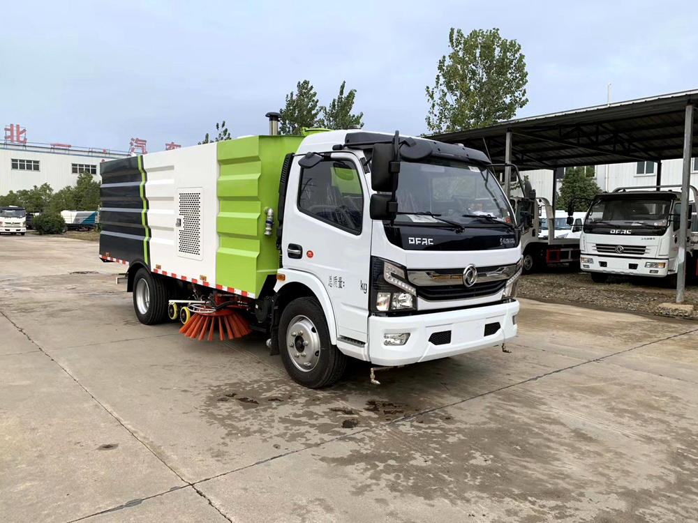 國六4方水 5方塵東風(fēng)D7 洗掃車(chē)