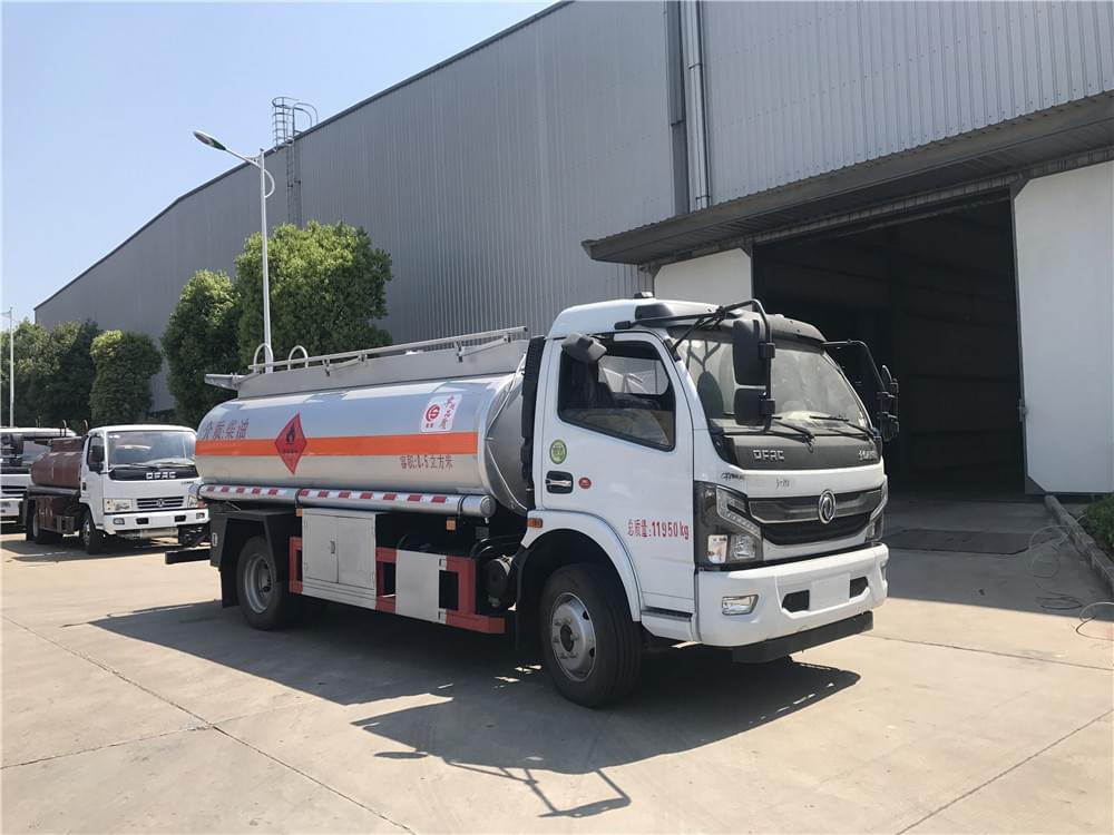 8.5方國六東風(fēng)凱普特油罐車(chē)