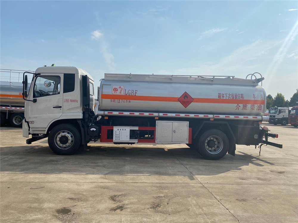 12.7方東風(fēng)天錦單橋國六油罐車(chē)