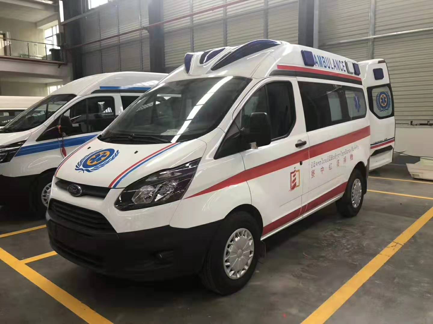 福特V362新全順短軸中頂救護車(chē)