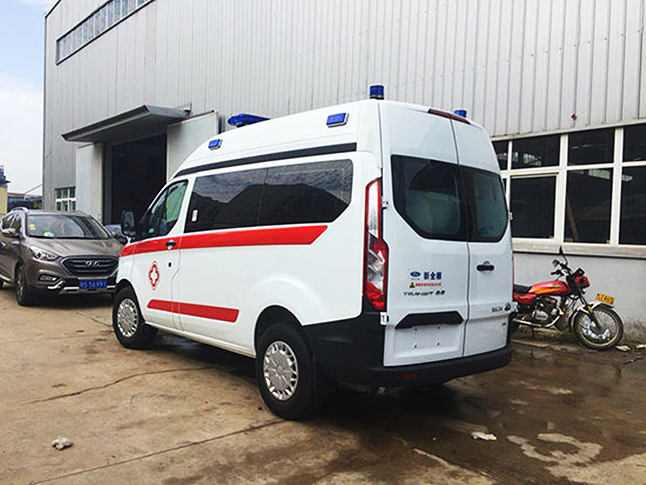 福特全順中軸柴油版運輸型救護車(chē)