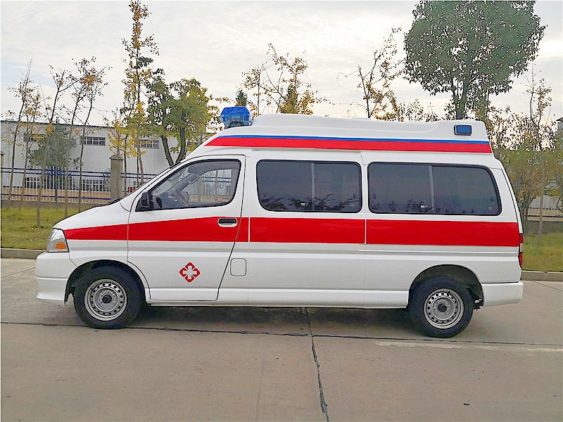 金杯新快運高頂救護車(chē)