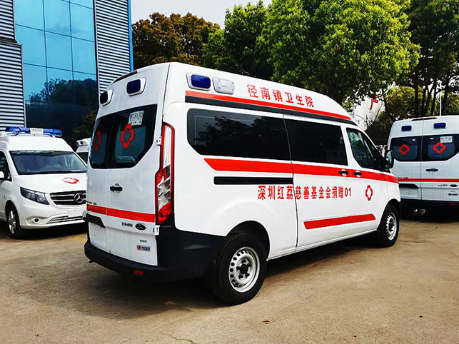 福特全順V362自動(dòng)檔負壓救護車(chē)