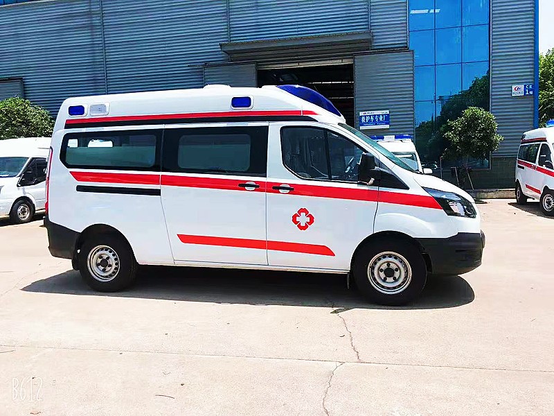 福特V362中軸中頂柴油版監護型救護車(chē)