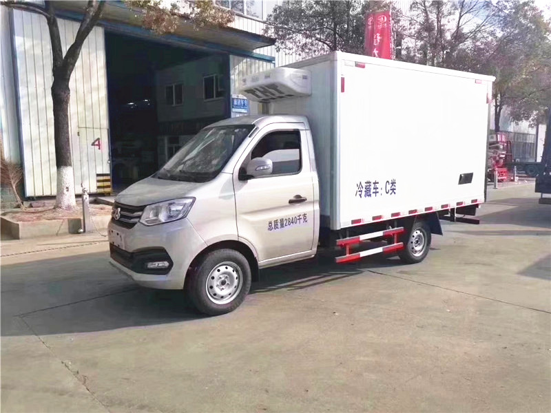國六 長(cháng)安跨越王3米冷藏車(chē)