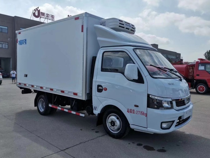 國六東風(fēng)汽油后雙輪冷藏車(chē)