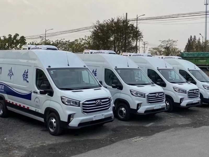 國六上汽大通面包冷藏車(chē)